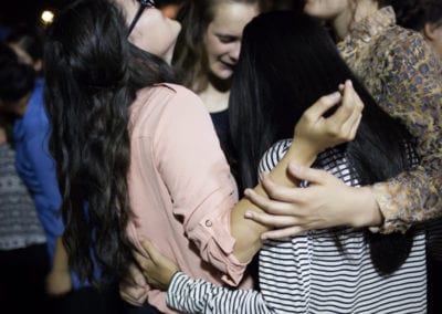 TLC Girls Praying